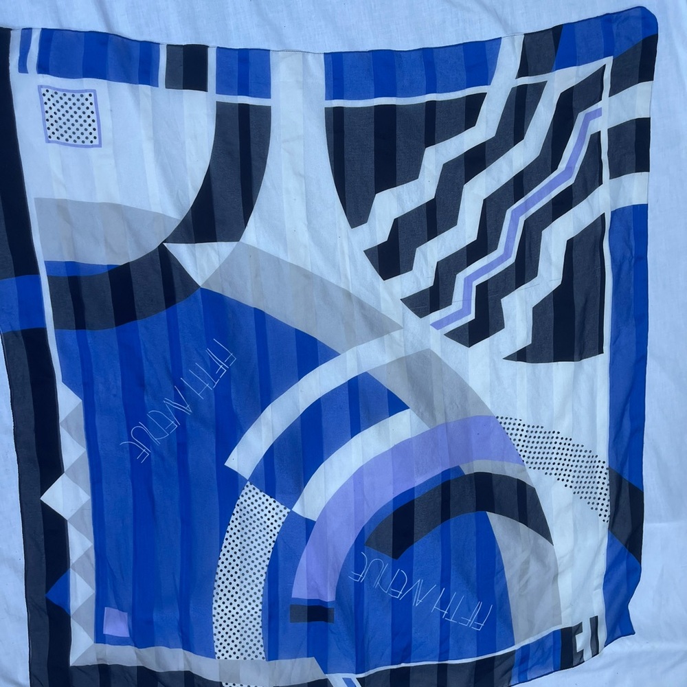 Elegant Blue and Black Patterned Scarf